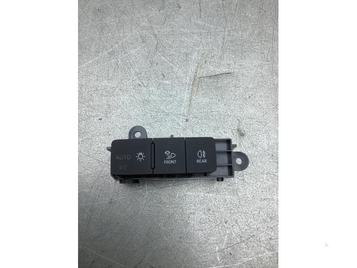 Usados Interruptor de luz Audi A3 Sportback (8YA) 1.0 30 TFSI 12V Mild hybrid Precio € 50,00 Norma de margen ofrecido por Gebr Opdam B.V.
