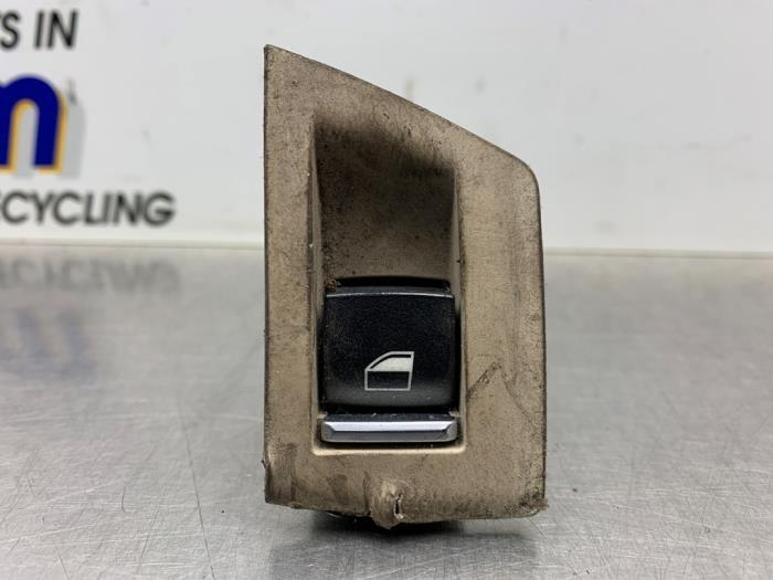 Usados Interruptor de ventanilla eléctrica BMW 5 serie (F10) 535d 24V Precio € 25,00 Norma de margen ofrecido por Gebr Opdam B.V.