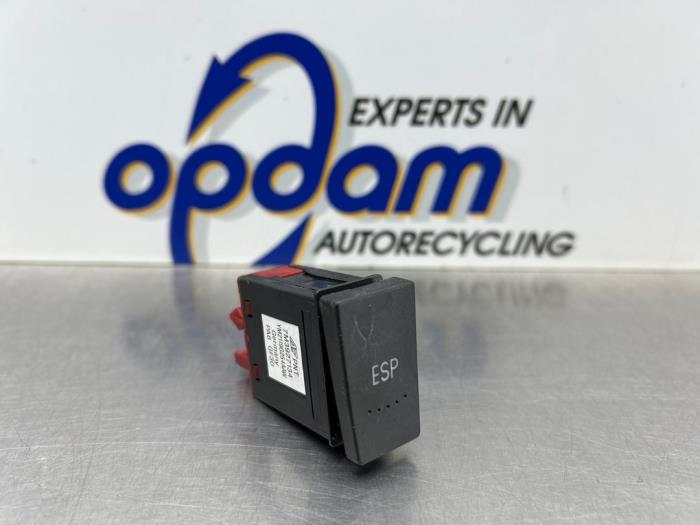 Usados Interruptor ESP Volkswagen Sharan (7M8/M9/M6) 2.8 V6 24V Precio € 25,00 Norma de margen ofrecido por Gebr Opdam B.V.