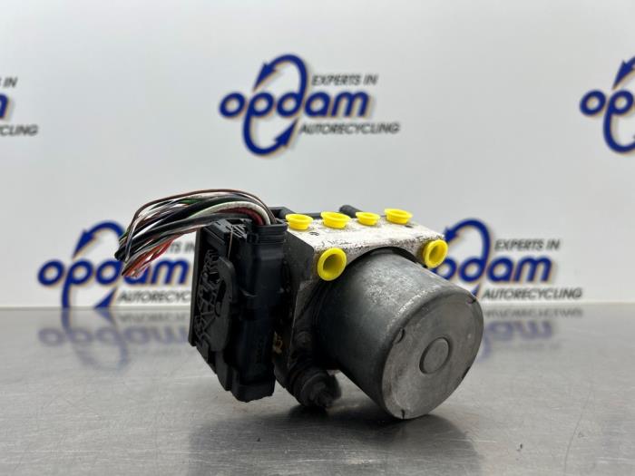 Używane Pompa ABS Fiat Grande Punto (199) 1.4 Cena € 125,00 Procedura marży oferowane przez Gebr Opdam B.V.