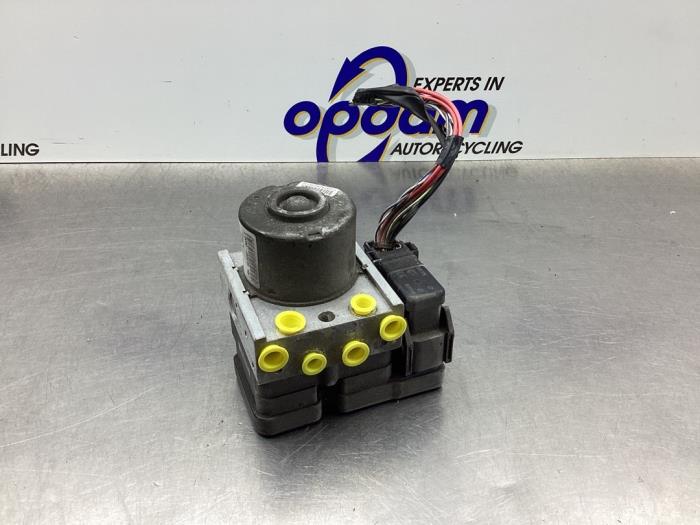 Begagnade ABS-pump Ford Focus C-Max 1.8 16V Pris € 125,00 Marginaltabell erbjuds av Gebr Opdam B.V.