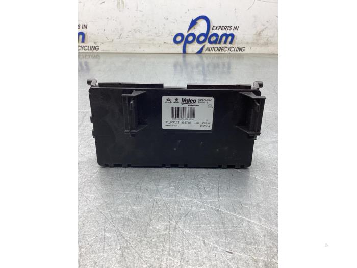 Begagnade Klimatmodul Citroen C4 Berline (NC) 1.2 12V PureTech 130 Pris € 30,00 Marginaltabell erbjuds av Gebr Opdam B.V.