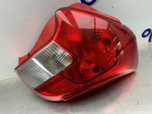 Usados Luz trasera derecha Opel Karl 1.0 12V Precio € 150,00 Norma de margen ofrecido por Gebr Opdam B.V.