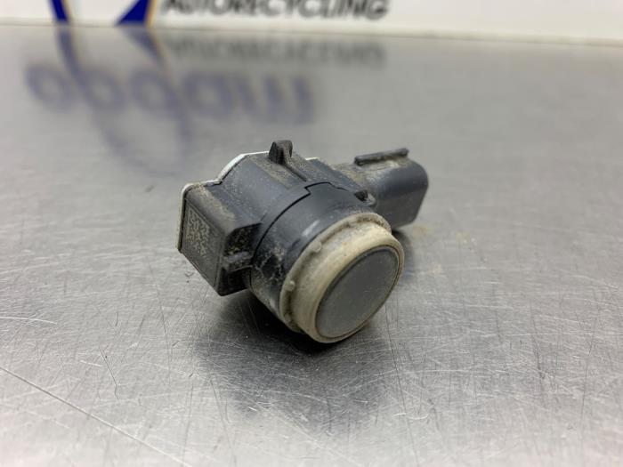 Usados Sensor PDC Ford Fiesta 6 (JA8) 1.0 EcoBoost 12V 100 Precio € 25,00 Norma de margen ofrecido por Gebr Opdam B.V.