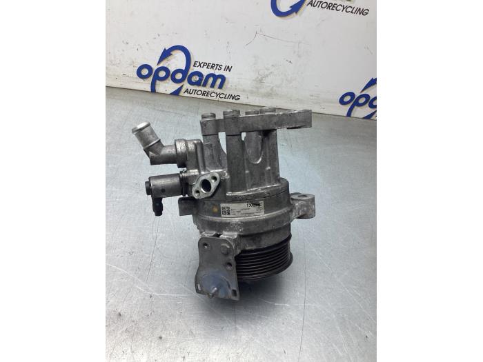 Used Power steering pump BMW 6 serie (F12) 650i V8 32V Price € 400,00 Margin scheme offered by Gebr Opdam B.V.
