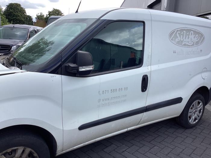 Begagnade Dörr, 2-dörrars, vänster Fiat Doblo Cargo (263) 1.6 D Multijet Pris € 250,00 Marginaltabell erbjuds av Gebr Opdam B.V.