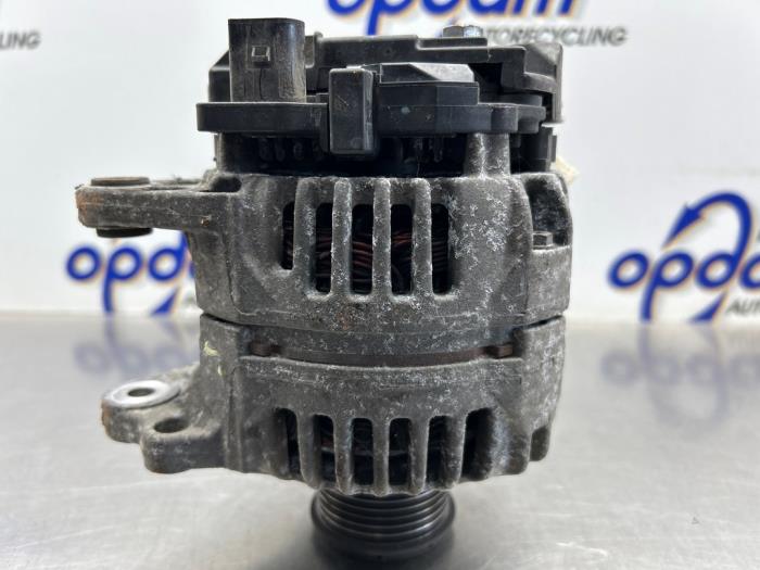 Begagnade Dynamo Volkswagen Caddy III (2KA,2KH,2CA,2CH) 2.0 SDI Pris € 100,00 Marginaltabell erbjuds av Gebr Opdam B.V.