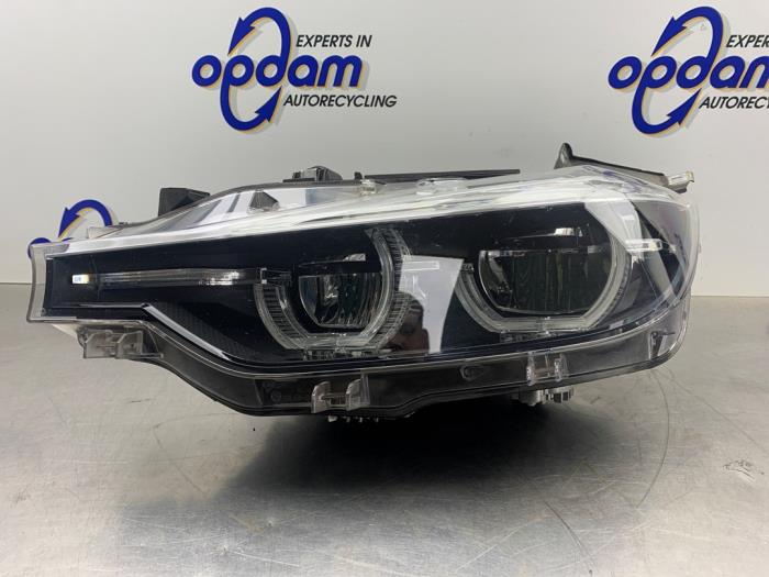 Używane Reflektor lewy BMW 3 serie (F30) 320i 2.0 16V Cena € 750,00 Procedura marży oferowane przez Gebr Opdam B.V.
