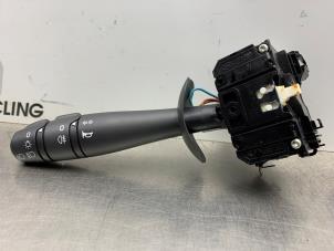 Usados Interruptor de luz Renault Twingo II (CN) 1.2 16V Precio € 35,00 Norma de margen ofrecido por Gebr Opdam B.V.