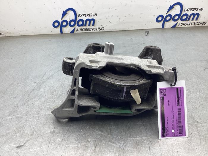 Usagé Support moteur Ford Kuga III (DFK) 2.5 PHEV 16V Prix € 100,00 Règlement à la marge proposé par Gebr Opdam B.V.