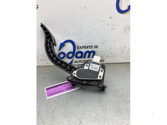 Begagnade Gaspedalsensor Opel Karl 1.0 12V Pris € 35,00 Marginaltabell erbjuds av Gebr Opdam B.V.