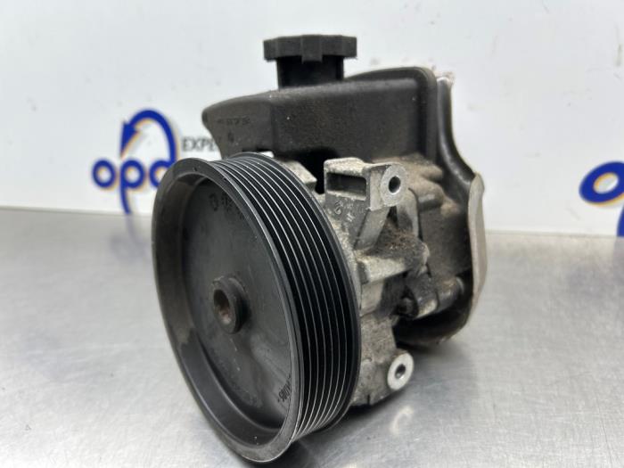 Usagé Pompe de direction Mercedes C (W203) 1.8 C-180K 16V Prix € 100,00 Règlement à la marge proposé par Gebr Opdam B.V.