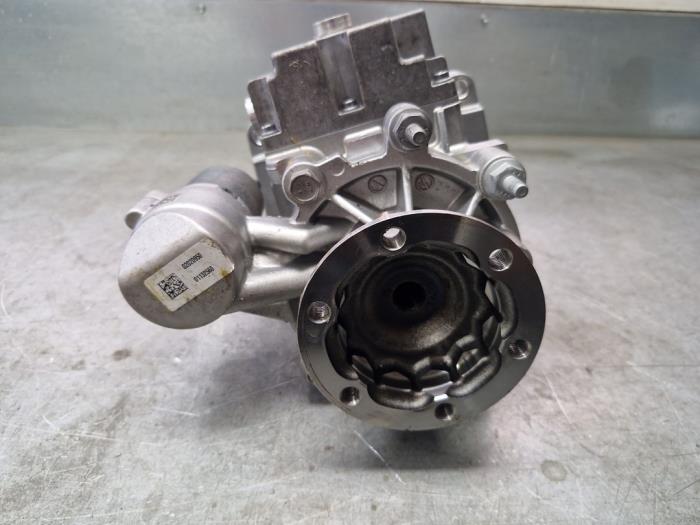 Differential vorne van een Volkswagen Golf VIII (CD1) 2.0 GTI 16V 2024