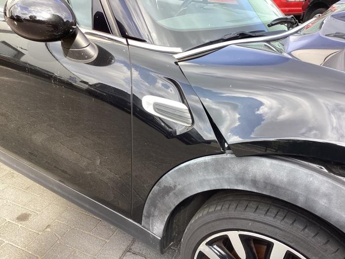 Używane Blotnik prawy przód Mini Mini (F55) 1.5 12V Cooper Cena € 150,00 Procedura marży oferowane przez Gebr Opdam B.V.
