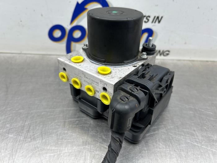 Begagnade ABS-pump Fiat 500C (312) 1.0 Hybrid Pris € 250,00 Marginaltabell erbjuds av Gebr Opdam B.V.
