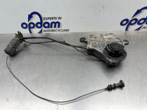 Gebrauchte Aufhängemechanik Reserverad Peugeot 307 SW (3H) 2.0 16V Preis € 100,00 Margenregelung angeboten von Gebr Opdam B.V.