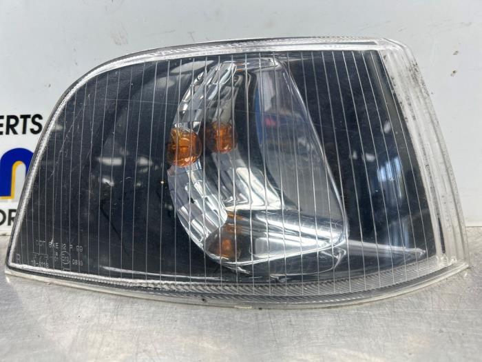 Używane Kierunkowskaz prawy Volvo V40 (VW) 1.8 16V Cena € 15,00 Procedura marży oferowane przez Gebr Opdam B.V.