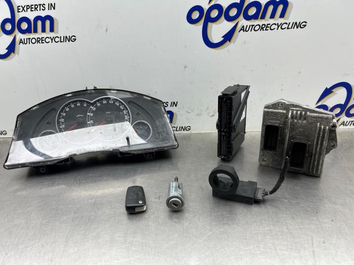Used Engine management computer Opel Meriva (A) 1.6 16V Price € 400,00 Margin scheme offered by Gebr Opdam B.V.