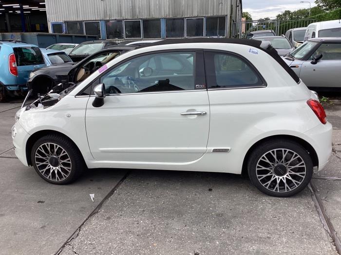 Begagnade Dörr, 2-dörrars, vänster Fiat 500C (312) 1.0 Hybrid Pris € 500,00 Marginaltabell erbjuds av Gebr Opdam B.V.