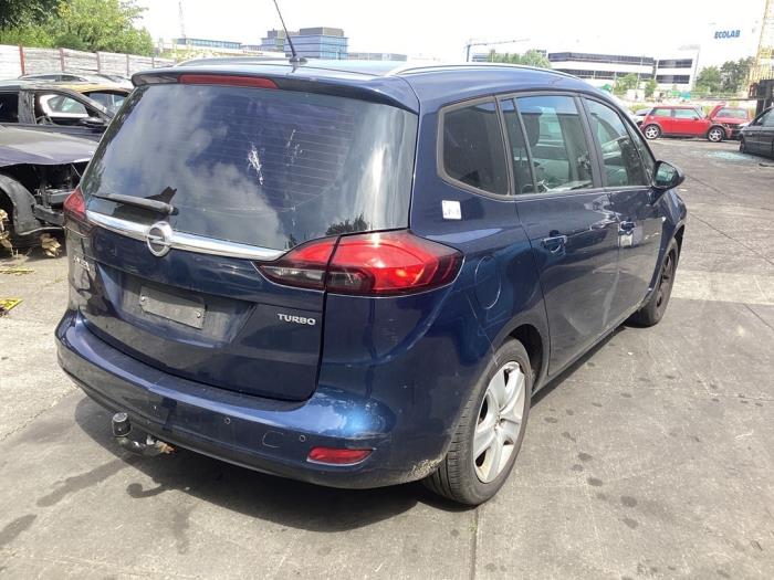 Używane Tylna klapa Opel Zafira Tourer (P12) 1.4 Turbo 16V Ecotec Cena € 650,00 Procedura marży oferowane przez Gebr Opdam B.V.