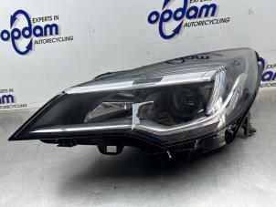Usagé Phare gauche Opel Astra K Sports Tourer 1.4 16V Prix € 250,00 Règlement à la marge proposé par Gebr Opdam B.V.