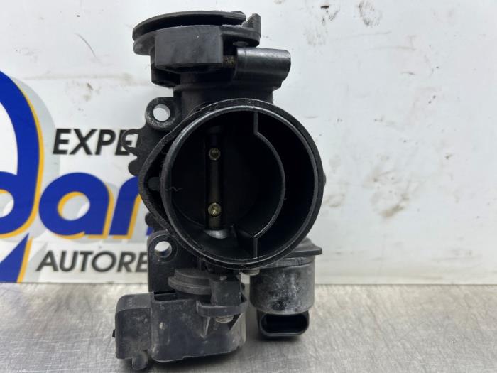 Gebrauchte Drosselklappengehäuse Citroen Saxo 1.1i X,SX Preis € 40,00 Margenregelung angeboten von Gebr Opdam B.V.