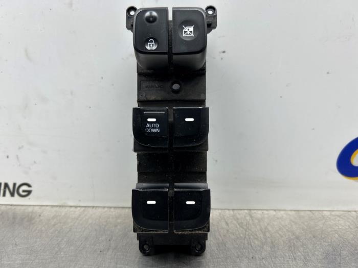 Usados Interruptor de ventanilla eléctrica Hyundai i10 (B5) 1.0 12V Precio € 40,00 Norma de margen ofrecido por Gebr Opdam B.V.