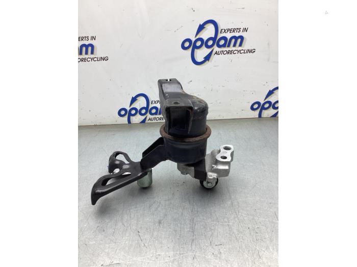 Engine mount from a Honda Civic (FK1/2/3) 1.4i VTEC 16V 2016