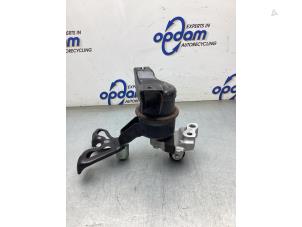Engine mount from a Honda Civic (FK1/2/3) 1.4i VTEC 16V 2016