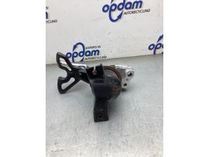 Engine mount from a Honda Civic (FK1/2/3) 1.4i VTEC 16V 2016