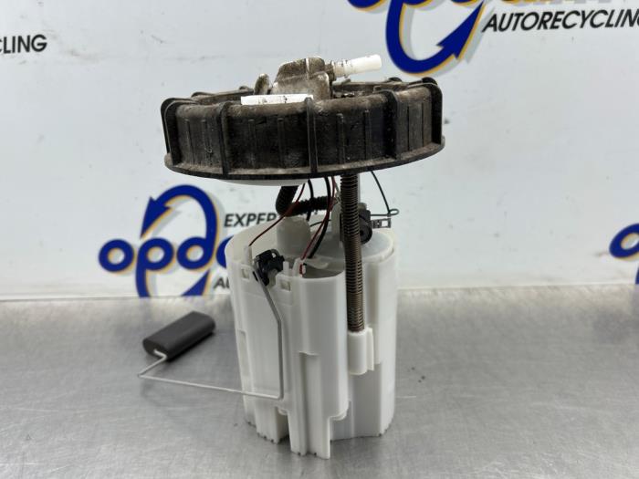 Begagnade Bensinpump Ford C-Max (DXA) 1.0 Ti-VCT EcoBoost 12V 100 Pris € 75,00 Marginaltabell erbjuds av Gebr Opdam B.V.