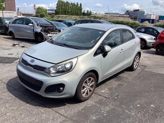 Używane Maska Kia Rio III (UB) 1.1 CRDi VGT 12V Cena € 150,00 Procedura marży oferowane przez Gebr Opdam B.V.