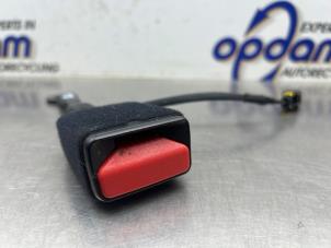 Used Front seatbelt buckle, right Peugeot 208 II (UB/UH/UP) 1.2 Vti 12V PureTech 75 Price € 35,00 Margin scheme offered by Gebr Opdam B.V.