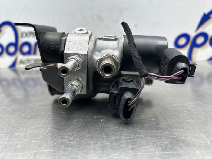 Begagnade Bränsletrycksregulator Volkswagen Polo VI (AW1) 1.0 TGI 12V Pris € 200,00 Marginaltabell erbjuds av Gebr Opdam B.V.
