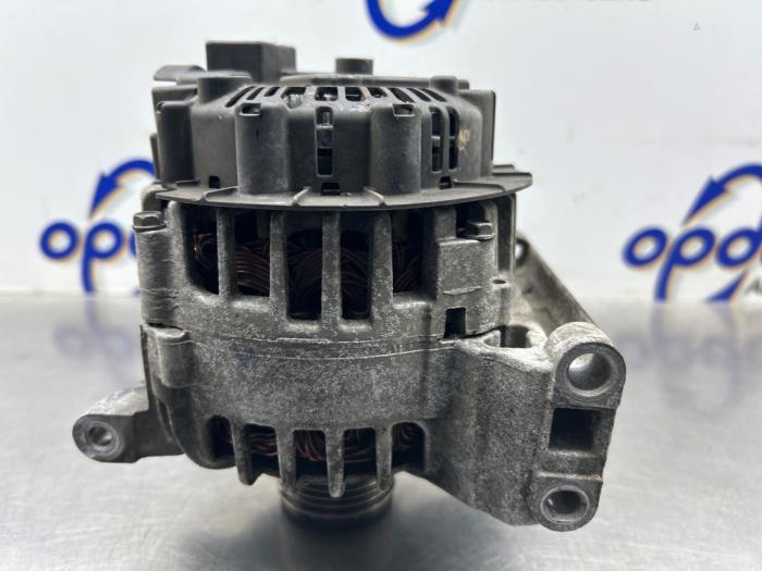 Gebrauchte Dynamo Mercedes B (W245) 1.7 B-170 16V Preis € 100,00 Margenregelung angeboten von Gebr Opdam B.V.