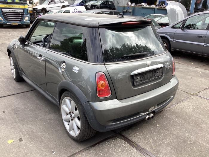 Hinterachse Vorderradantrieb van een MINI Mini Cooper S (R53) 1.6 16V 2004