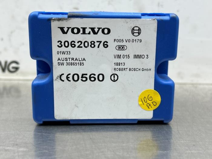 Używane Modul immobilizera Volvo V40 (VW) 2.0 16V Turbo Cena € 40,00 Procedura marży oferowane przez Gebr Opdam B.V.