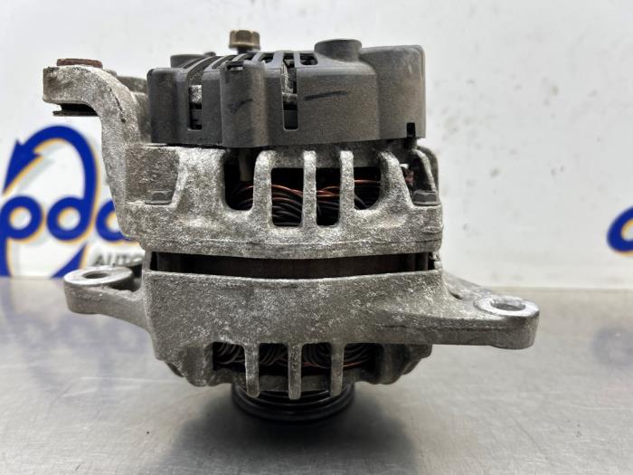 Usagé Dynamo Nissan Micra (K12) 1.2 16V Prix € 50,00 Règlement à la marge proposé par Gebr Opdam B.V.