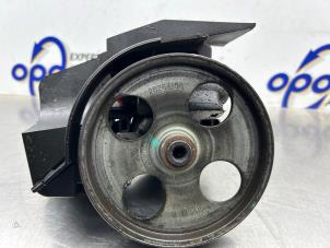 Usagé Pompe direction assistée Peugeot 206+ (2L/M) 1.1 XR,XS Prix € 75,00 Règlement à la marge proposé par Gebr Opdam B.V.