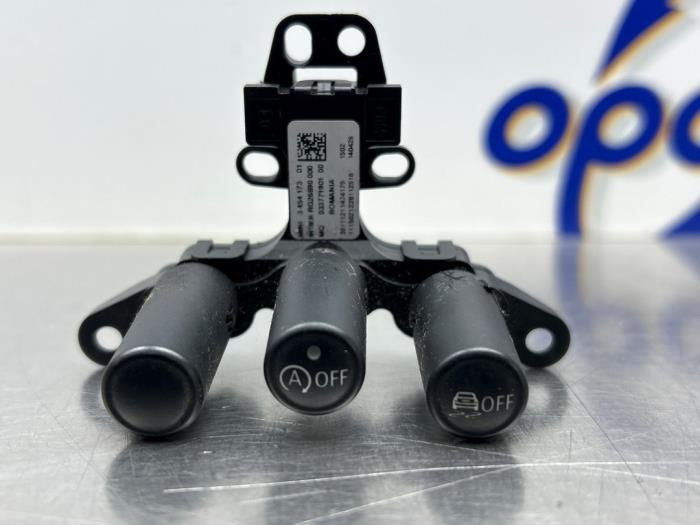 Gebrauchte ESP Schalter Mini Clubman (R55) 1.6 Cooper D Preis € 20,00 Margenregelung angeboten von Gebr Opdam B.V.
