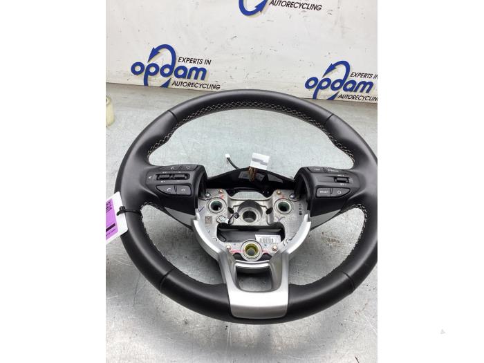 Używane Kierownica Kia Picanto (JA) 1.0 12V Cena € 150,00 Procedura marży oferowane przez Gebr Opdam B.V.