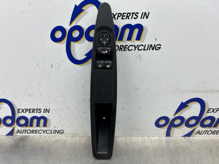 Usados Interruptor de ventanilla eléctrica Citroen C4 Precio € 75,00 Norma de margen ofrecido por Gebr Opdam B.V.