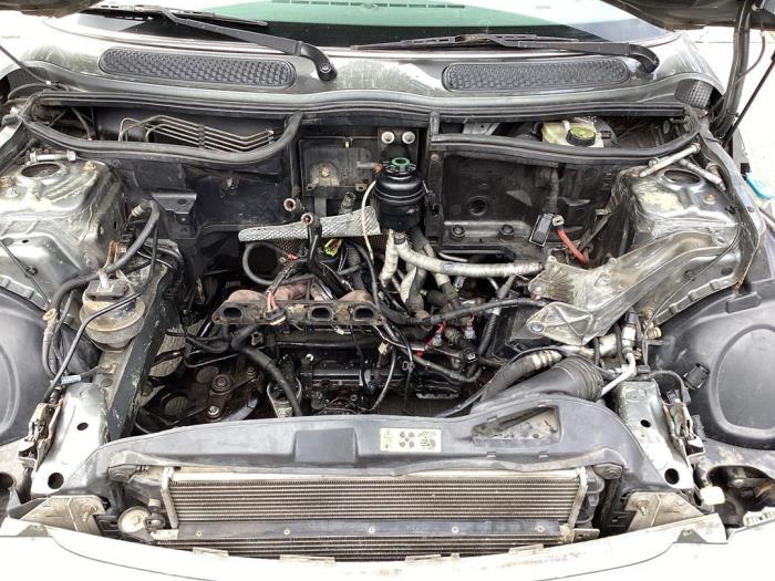 Vorderwand van een MINI Mini Cooper S (R53) 1.6 16V 2004