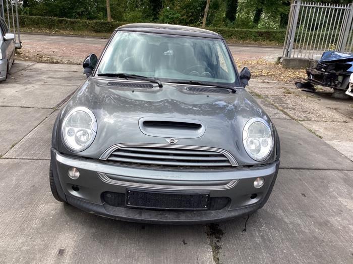 Scheinwerfer rechts van een MINI Mini Cooper S (R53) 1.6 16V 2004