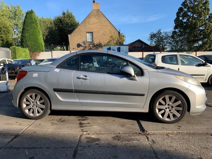 Schwelle rechts van een Peugeot 207 CC (WB) 1.6 16V 2007