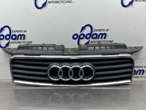 Begagnade Grill Audi A3 (8P1) 1.6 Pris € 50,00 Marginaltabell erbjuds av Gebr Opdam B.V.