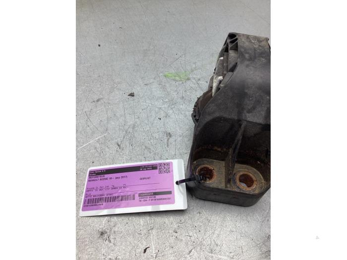 Used Engine mount Renault Scénic IV (RFAJ) 1.2 TCE 115 16V Price € 35,00 Margin scheme offered by Gebr Opdam B.V.