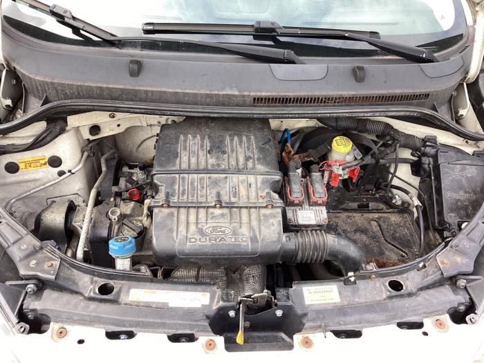Panneau avant d'un Ford Ka II 1.2 2011