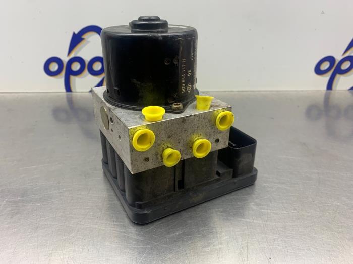 Begagnade ABS-pump Volkswagen Polo IV (9N1/2/3) 1.4 16V Pris € 125,00 Marginaltabell erbjuds av Gebr Opdam B.V.