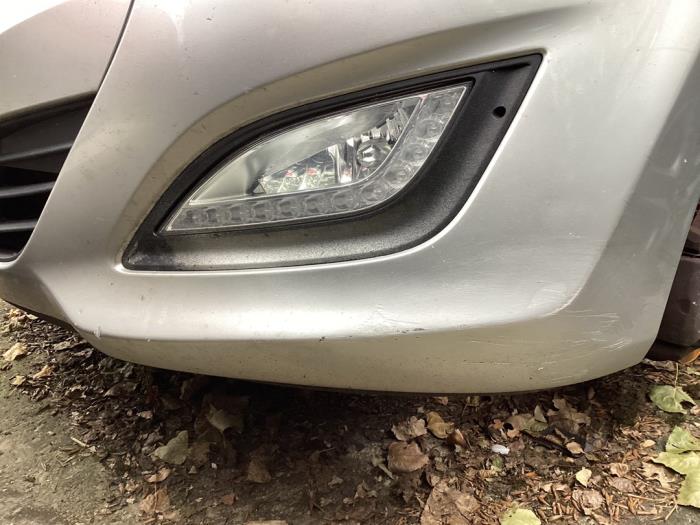 Stoßstange vorne van een Hyundai i30 (GDHB5) 1.6 CRDi Blue Drive 16V VGT 2012